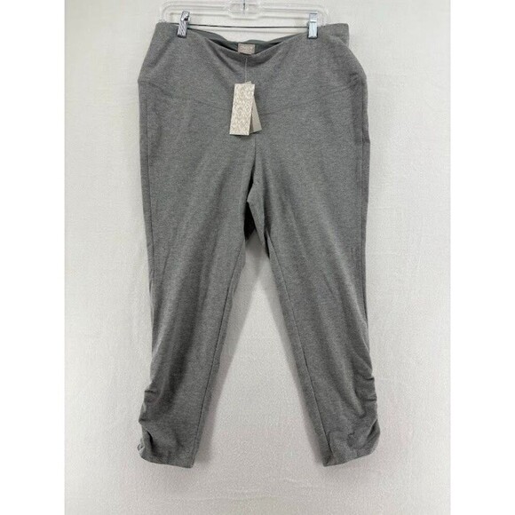 Chico's Zenergy Gray Ruched Legging Cropped Size 2 12/14 NWT - Picture 1 of 9